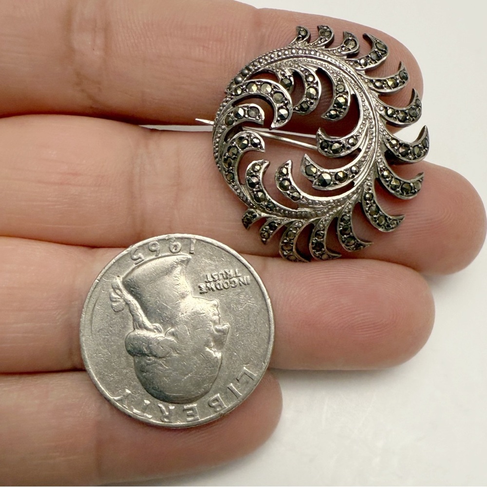 Vintage 835 Silver Portugal Marcasite Feather Wreath Round Pin Brooch - Picture 3 of 7